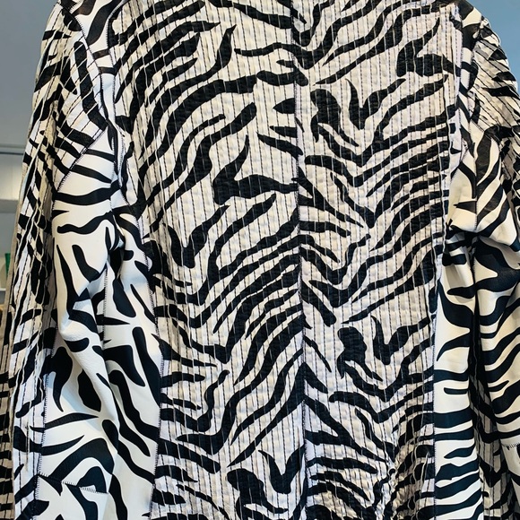 In Transit2 Black & White Zebra Animal Print Pleated Stripe Leather Shirt Jacket - Picture 7 of 7